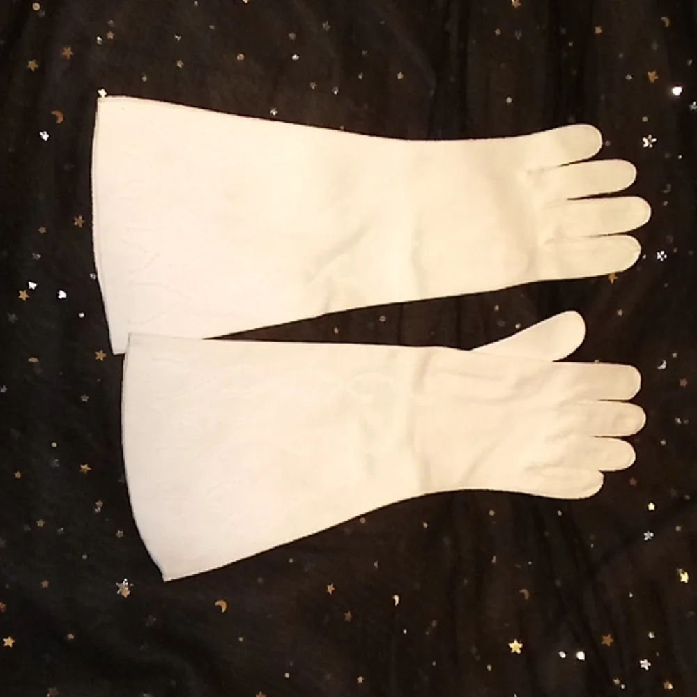 Beaded gloves - Picture 4 of 4